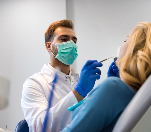 COSMETIC DENTIST PATIENT DOCTOR